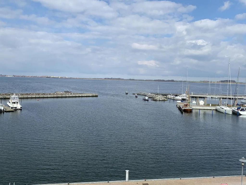 Ferienwohnung Hafenblick Wiek auf Rügen Exterior foto