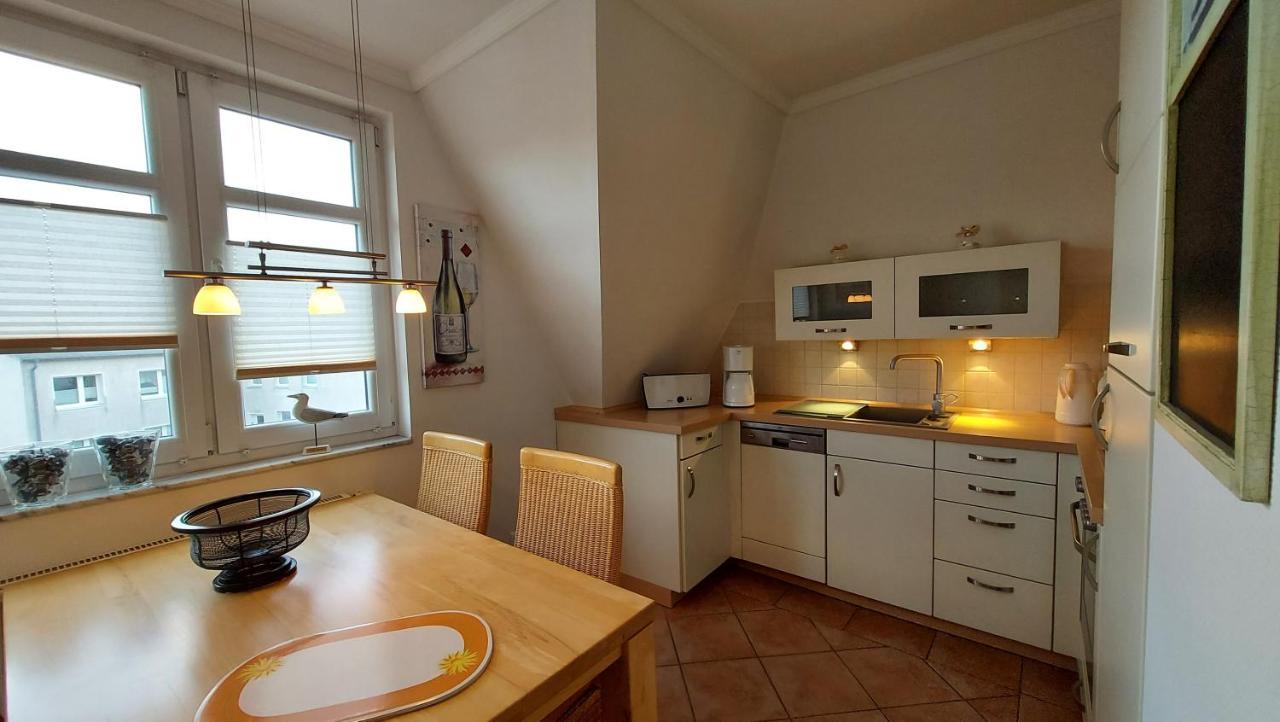 Ferienwohnung Hafenblick Wiek auf Rügen Exterior foto